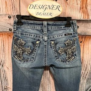 Miss Me Cross Embellished Blue Denim Capri Size 26 VGC!